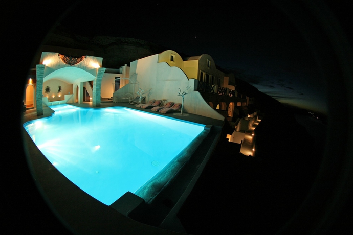 Imagen de la piscina del Hotel Astarte Suites. Foto 13