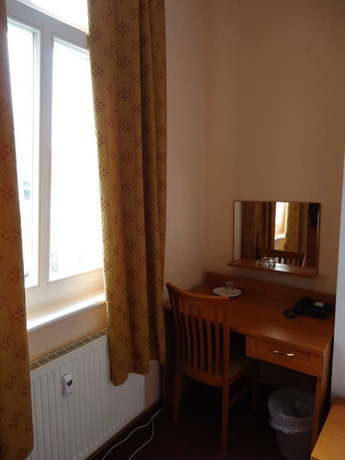 Imagen de la habitación del Hotel Aster, Charlottenburg. Foto 9