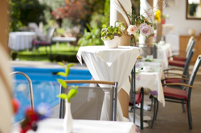 Imagen de los exteriores del Hotel Aster, Merano. Foto 6