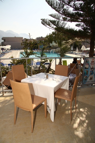 Imagen del bar/restaurante del Hotel Asteras Resort - All Inclusive. Foto 1