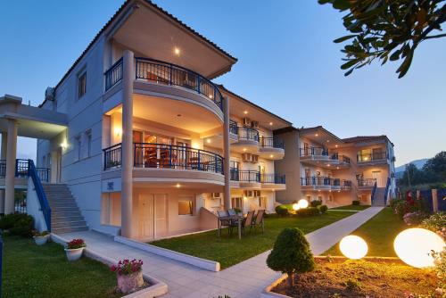 Imagen general del Hotel Asteras, Sarti. Foto 5