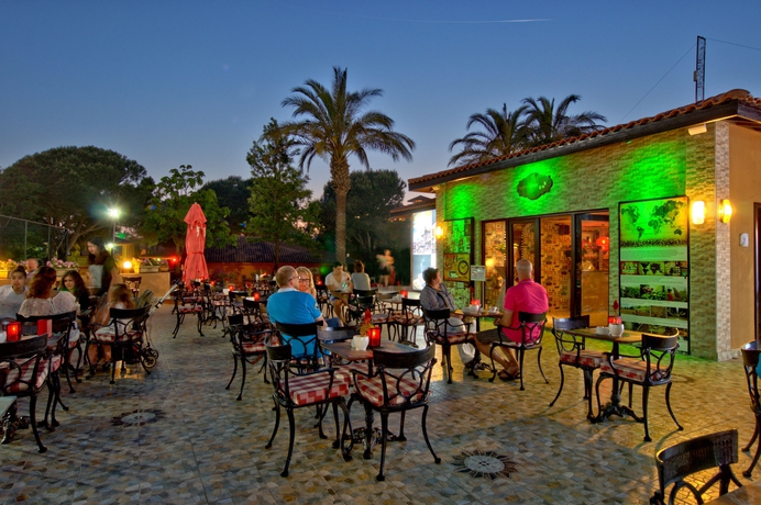 Imagen del bar/restaurante del Hotel Asteria Family Resort Belek. Foto 3