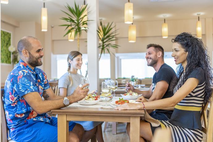 Imagen del bar/restaurante del Hotel Asteria Family Sunny Beach. Foto 4