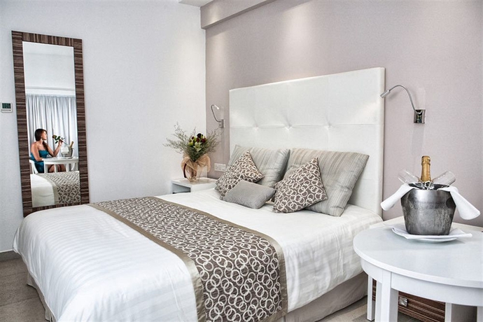 Imagen de la habitación del Hotel Asterias Beach. Foto 5