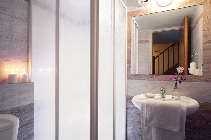 Imagen de la habitación del Hotel Asterias Village Resort. Foto 4