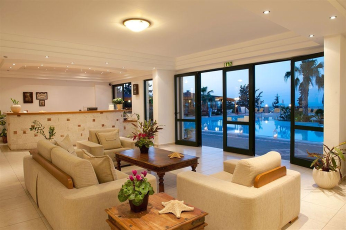 Imagen de los interiores del Hotel Asterias Village Resort. Foto 7