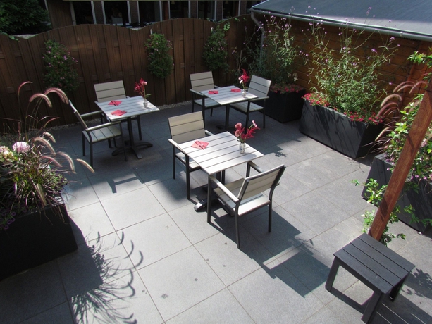 Imagen de los exteriores del Hotel Asterisk Hotel. Foto 13