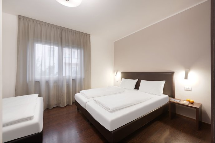 Imagen de la habitación del Hotel Asterix. Foto 9