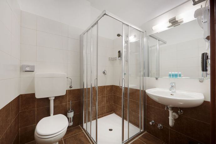 Imagen de la habitación del Hotel Asterix. Foto 13