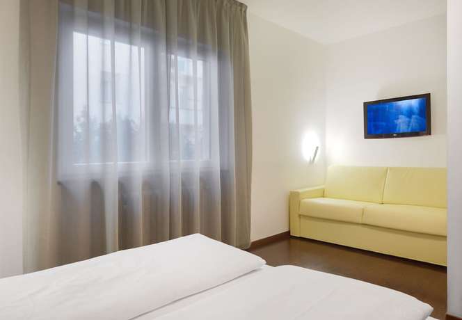 Imagen de la habitación del Hotel Asterix. Foto 14