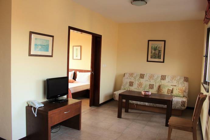 Imagen de la habitación del Hotel Asti Arthotel. Foto 8