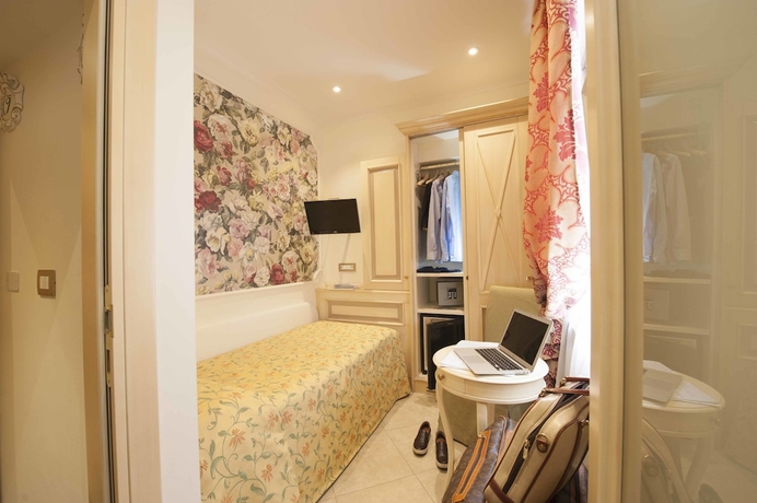 Imagen de la habitación del Hotel Astigiana. Foto 7