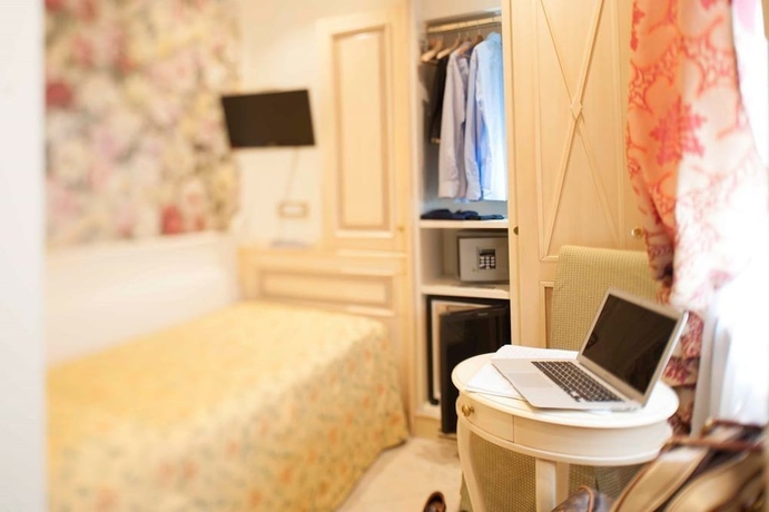 Imagen de la habitación del Hotel Astigiana. Foto 8