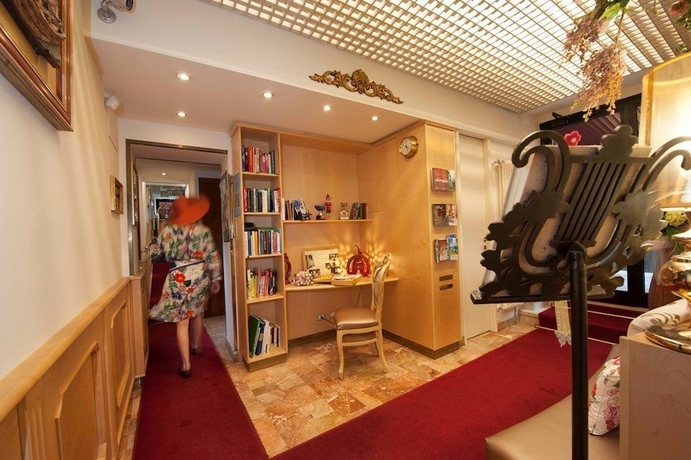 Imagen de los interiores del Hotel Astigiana. Foto 14