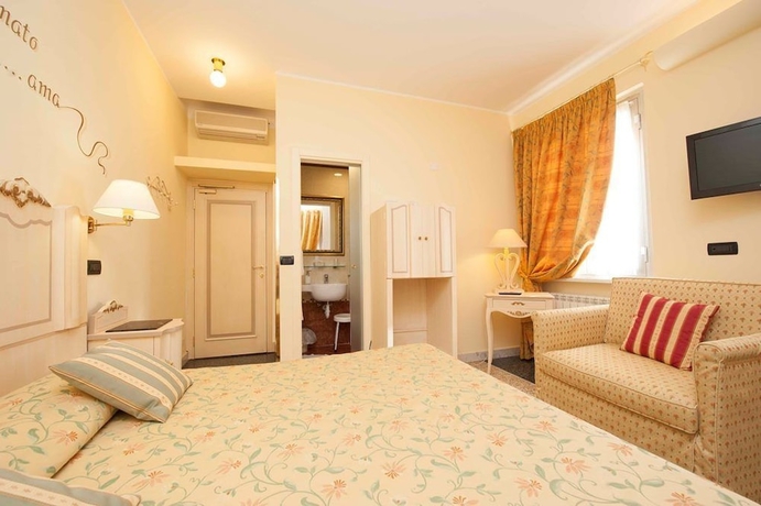 Imagen de la habitación del Hotel Astigiana. Foto 10