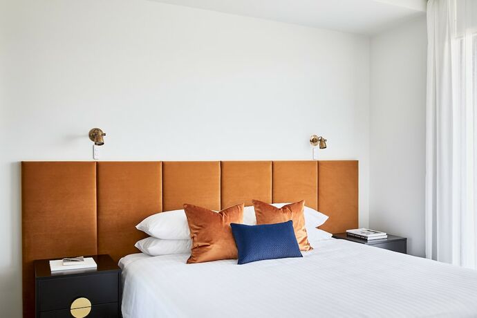 Imagen de la habitación del Hotel Astina Suites. Foto 18