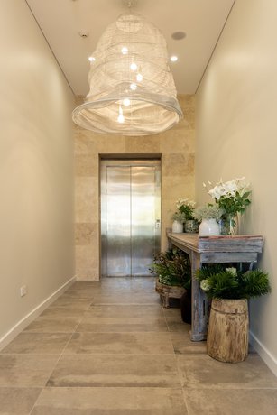 Imagen de los interiores del Hotel Astina Suites Forster. Foto 20
