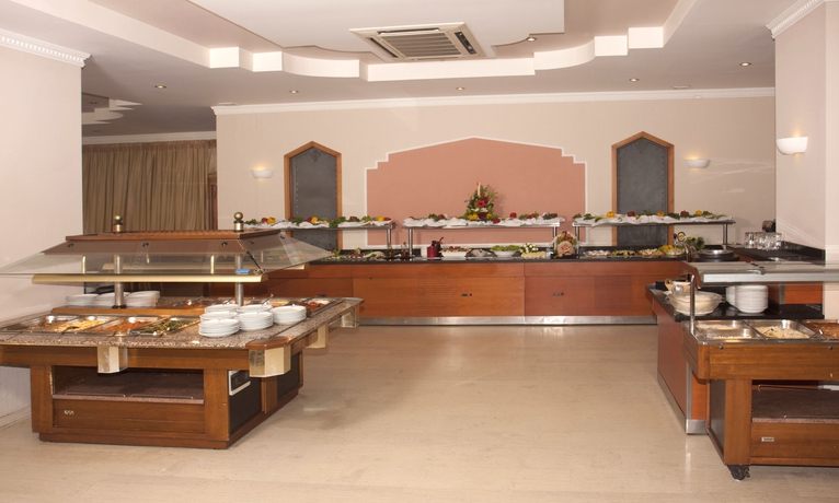 Imagen del bar/restaurante del Hotel Astir Beach, Gouves. Foto 4