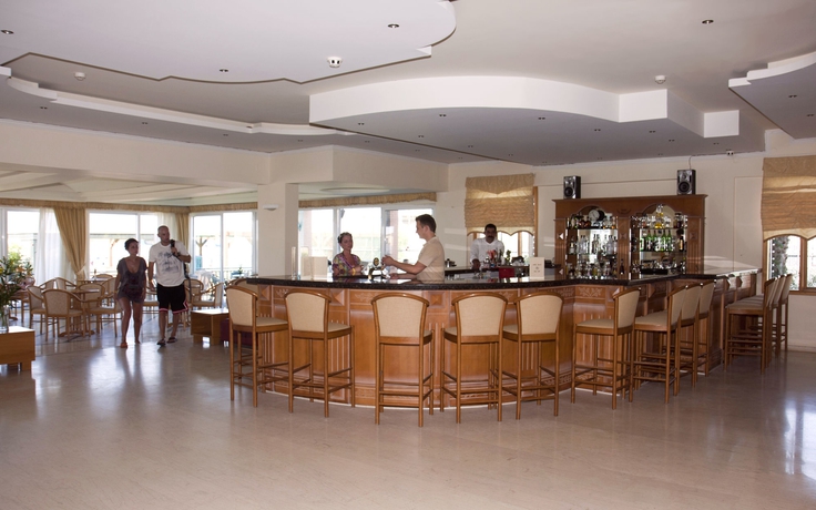 Imagen del bar/restaurante del Hotel Astir Beach, Gouves. Foto 5