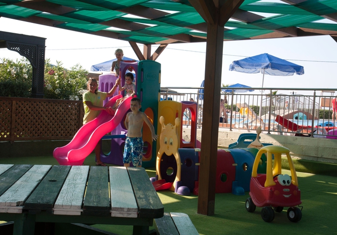 Imagen de los exteriores del Hotel Astir Beach, Gouves. Foto 11