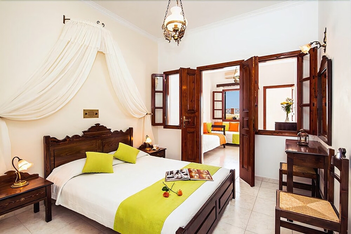 Imagen de la habitación del Hotel Astir Thira. Foto 10