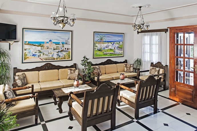 Imagen de los interiores del Hotel Astir Thira. Foto 19