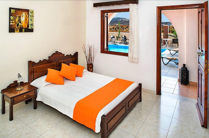 Imagen de la habitación del Hotel Astir Thira. Foto 16