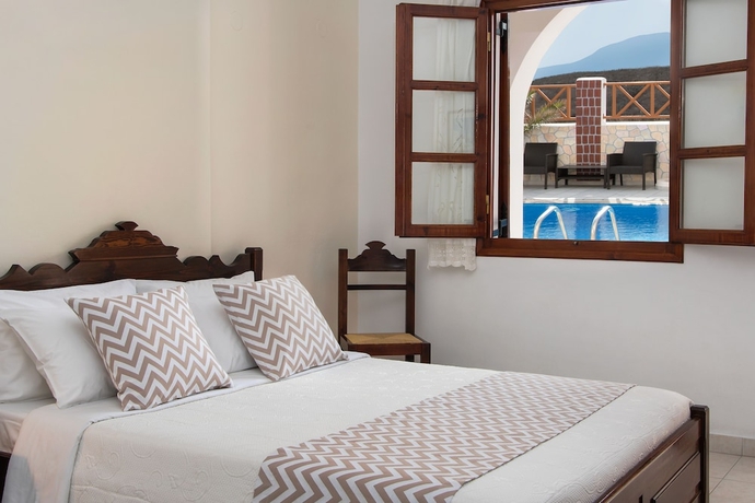 Imagen de la habitación del Hotel Astir Thira. Foto 17