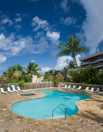 Imagen de la piscina del Hotel Aston At The Maui Banyan. Foto 16