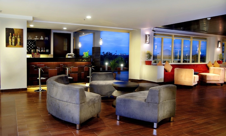 Imagen de los interiores del Hotel Aston Bogor and Resort. Foto 16
