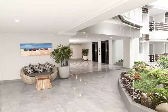 Imagen de los exteriores del Hotel Aston Canggu Beach Resort. Foto 10