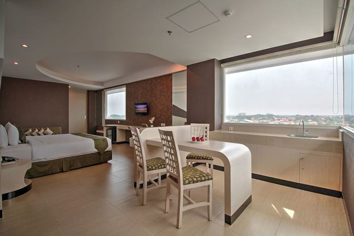 Imagen de la habitación del Hotel Aston Cirebon and Convention Center. Foto 10