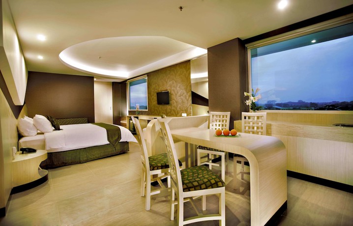 Imagen de la habitación del Hotel Aston Cirebon and Convention Center. Foto 13