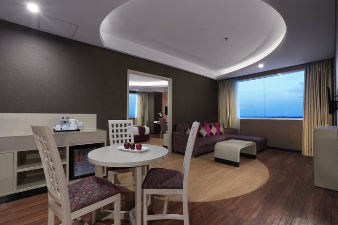 Imagen de la habitación del Hotel Aston Cirebon and Convention Center. Foto 15