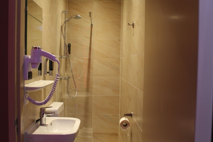 Imagen de la habitación del Hotel Aston City. Foto 7
