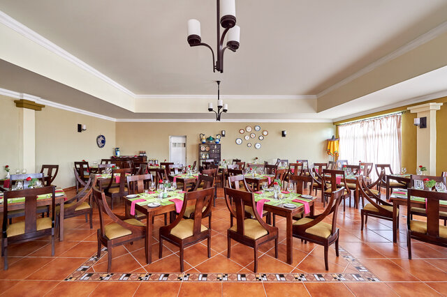 Imagen del bar/restaurante del Hotel Aston Costa Verde. Foto 2