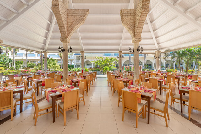 Imagen del bar/restaurante del Hotel Aston Costa Verde. Foto 3