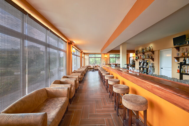 Imagen del bar/restaurante del Hotel Aston Costa Verde. Foto 4