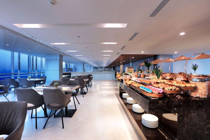 Imagen del bar/restaurante del Hotel Aston Kartika Grogol Hotel and Conference Center. Foto 3