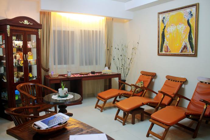 Imagen de la piscina del Hotel Aston Manado. Foto 18