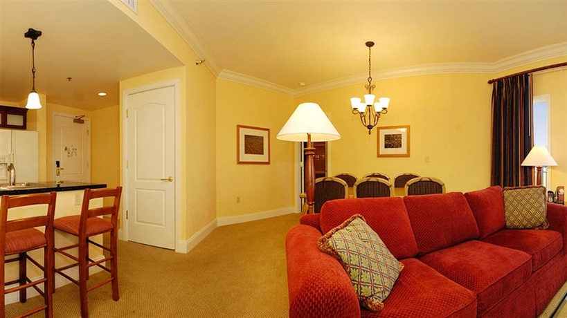 Imagen de los interiores del Hotel Aston Montelago Village Resort. Foto 5