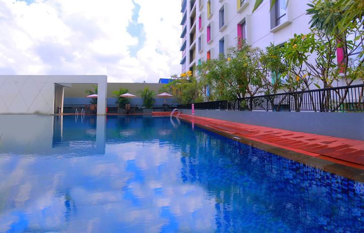 Imagen de la piscina del Hotel Aston Palembang and Conference Center. Foto 13