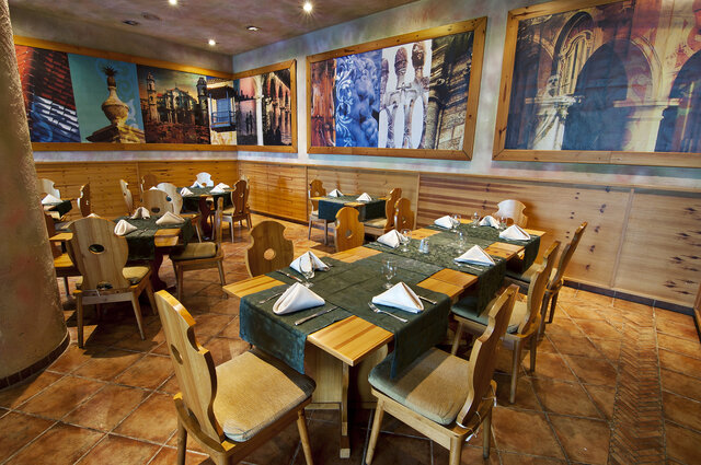 Imagen del bar/restaurante del Hotel Aston Panorama. Foto 2