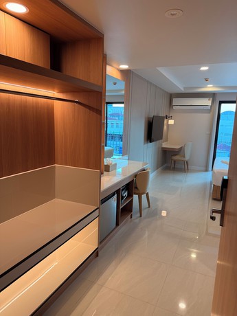 Imagen de la habitación del Hotel Aston Pattaya. Foto 9