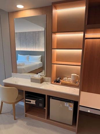 Imagen de la habitación del Hotel Aston Pattaya. Foto 10