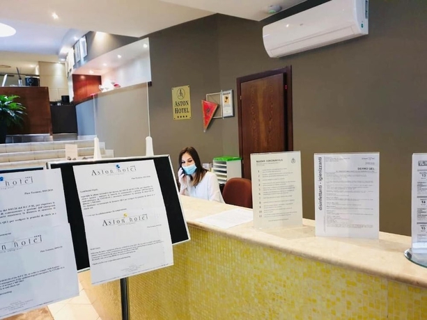 Imagen de los interiores del Hotel Aston, Pino Torinese. Foto 18