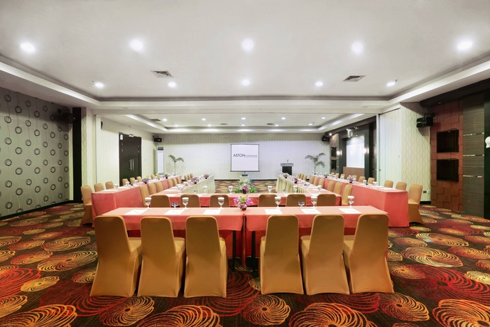Imagen de los interiores del Hotel Aston Pontianak and Convention Center. Foto 9