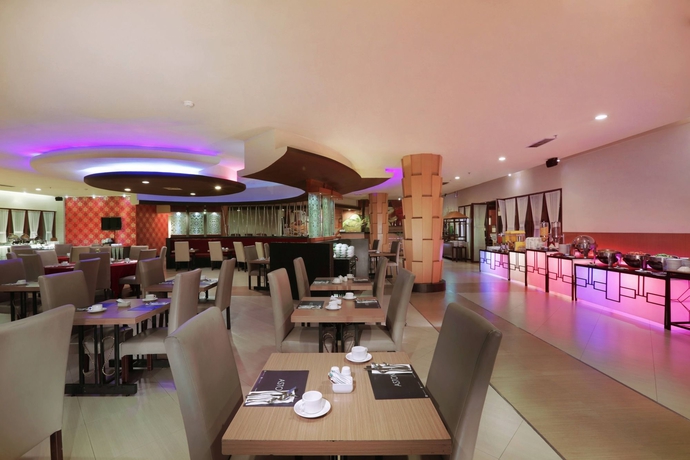 Imagen del bar/restaurante del Hotel Aston Pontianak and Convention Center. Foto 2