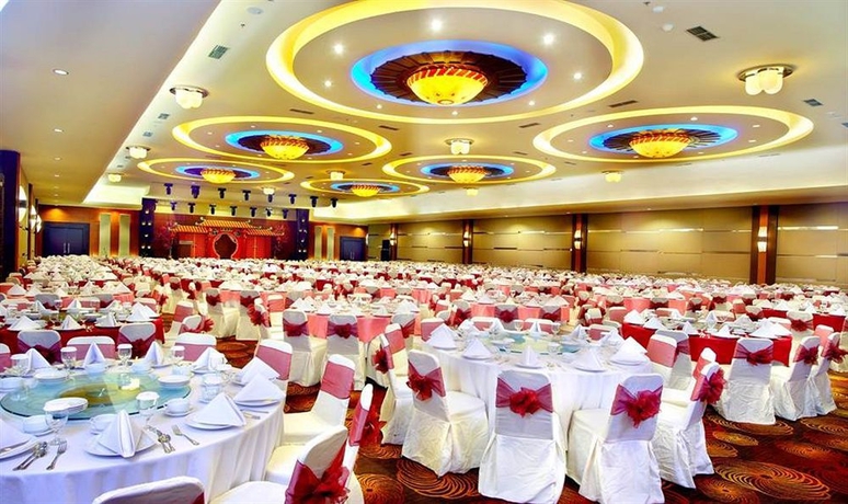 Imagen de los interiores del Hotel Aston Pontianak and Convention Center. Foto 12