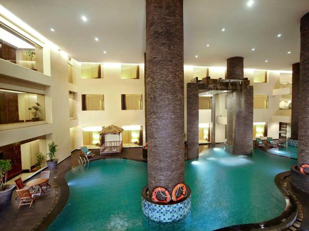 Imagen de la piscina del Hotel Aston Samarinda and Convention Center. Foto 10